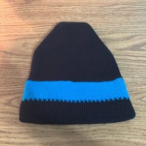 Black and blue beanie